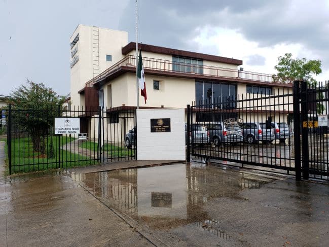 While it may look like the old Mexican consulate is still operating at 4506 Caroline Street, Houston, TX 77004, all operations have been moved to the new Mexican Consulate building which is located in Houston’s Westchase neighborhood.  The address is 3200 Rogerdale Rd, Houston, TX 77042.